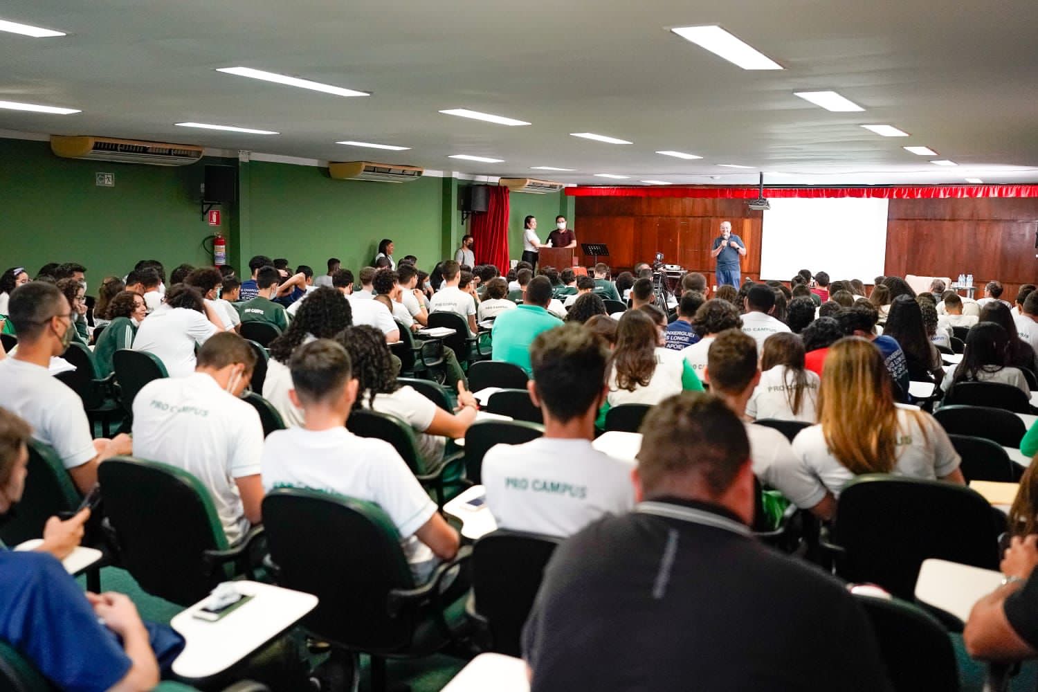 Sílvio Mendes bate-papo com estudantes e fala sobre o futuro: "Vamos trabalhar por todos"